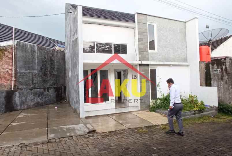 dijual rumah rumah 300jutaan di