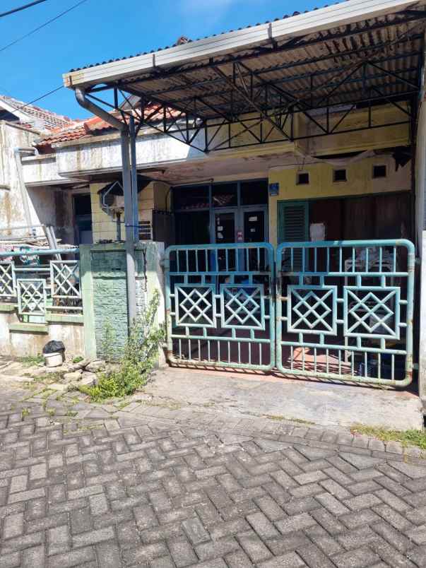 dijual rumah rungkut