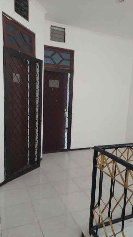 dijual rumah rungkut