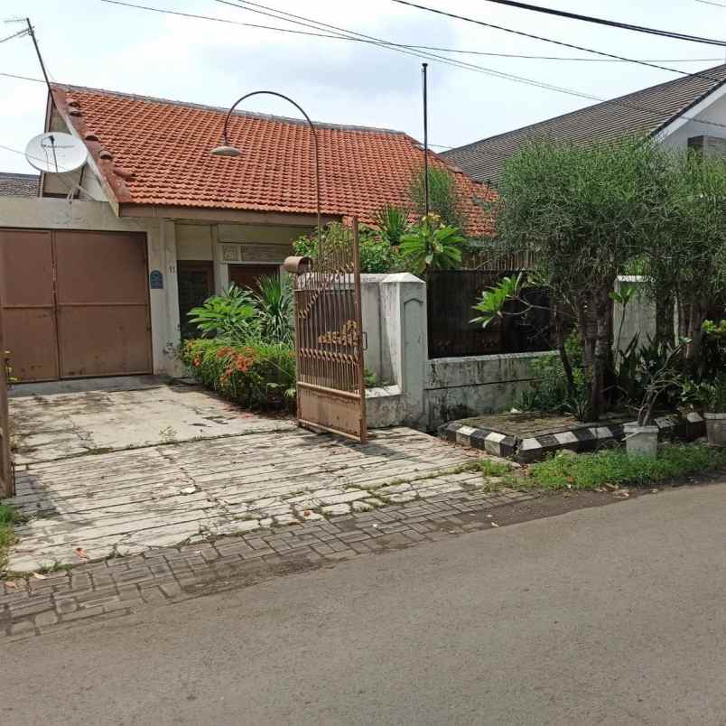 dijual rumah rungkut