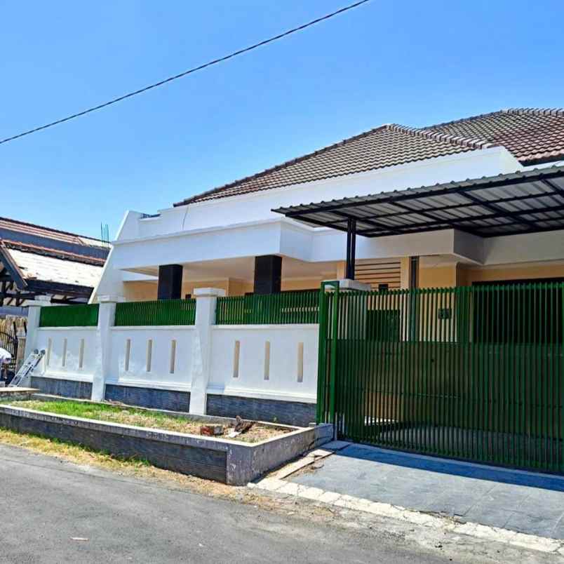 dijual rumah rungkut asri