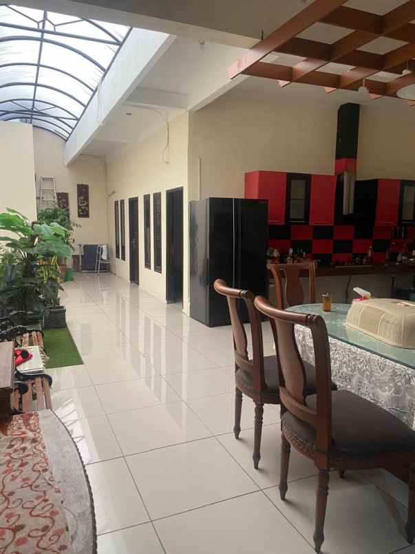 dijual rumah rungkut asri