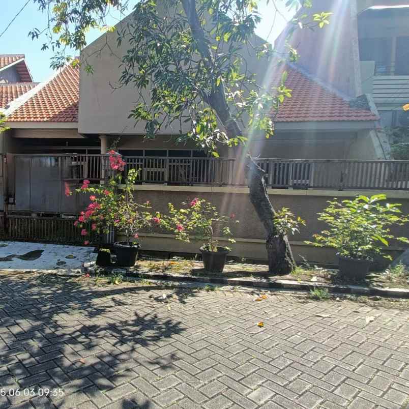 dijual rumah rungkut asri