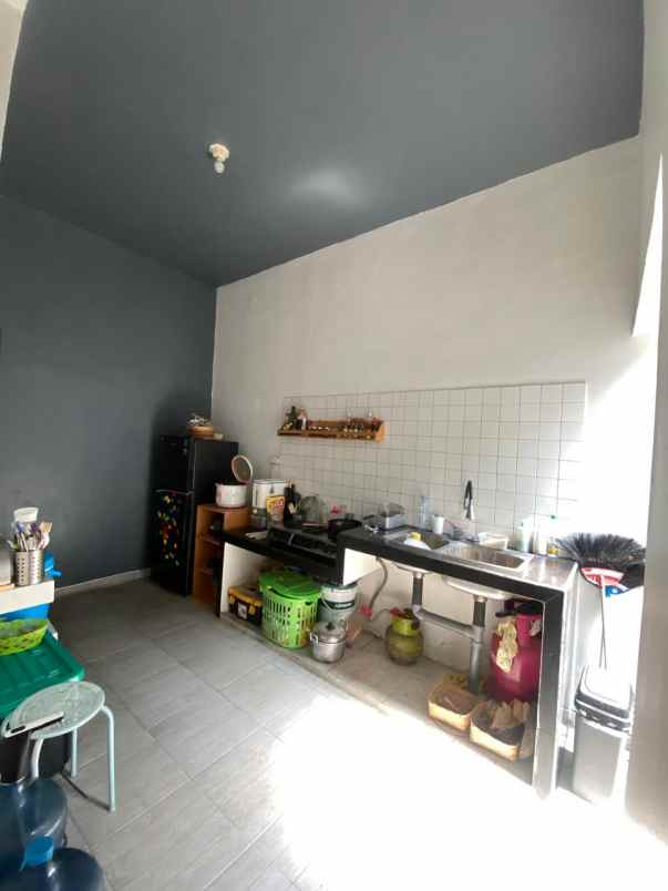 dijual rumah sambiroto