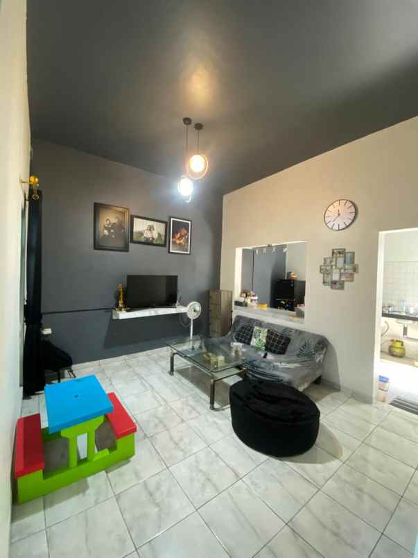 dijual rumah sambiroto