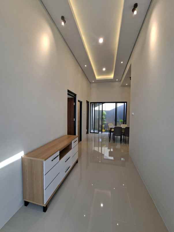 dijual rumah sambisari