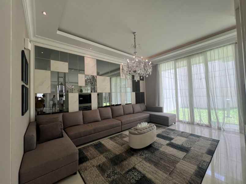 dijual rumah santiago rosa pakuwon city