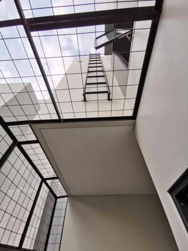 dijual rumah sawangan