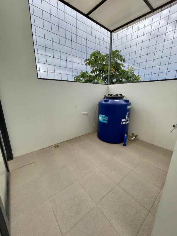 dijual rumah sawangan