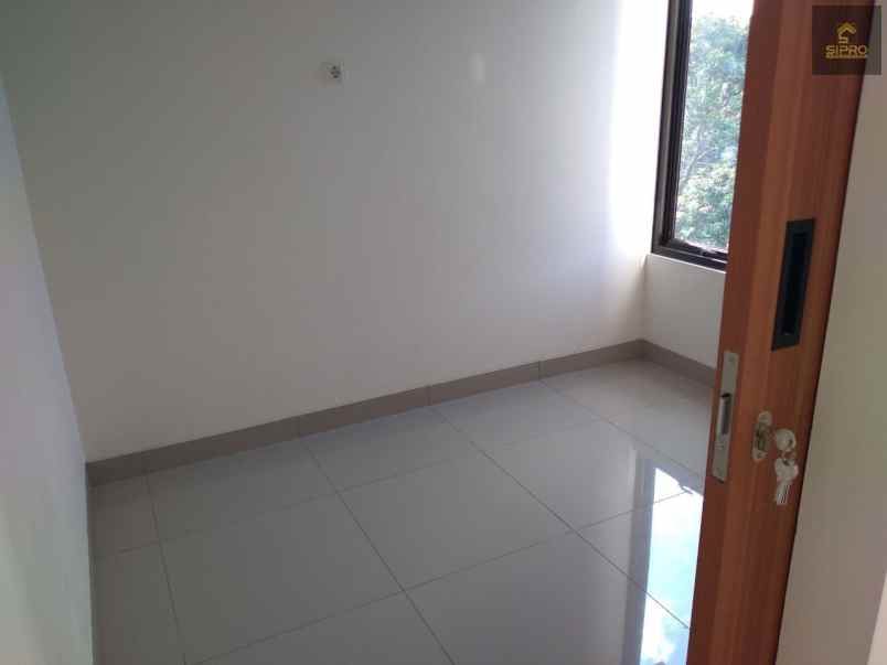 dijual rumah sawangan depok