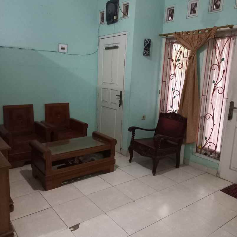 dijual rumah second dikawasan pondok aren