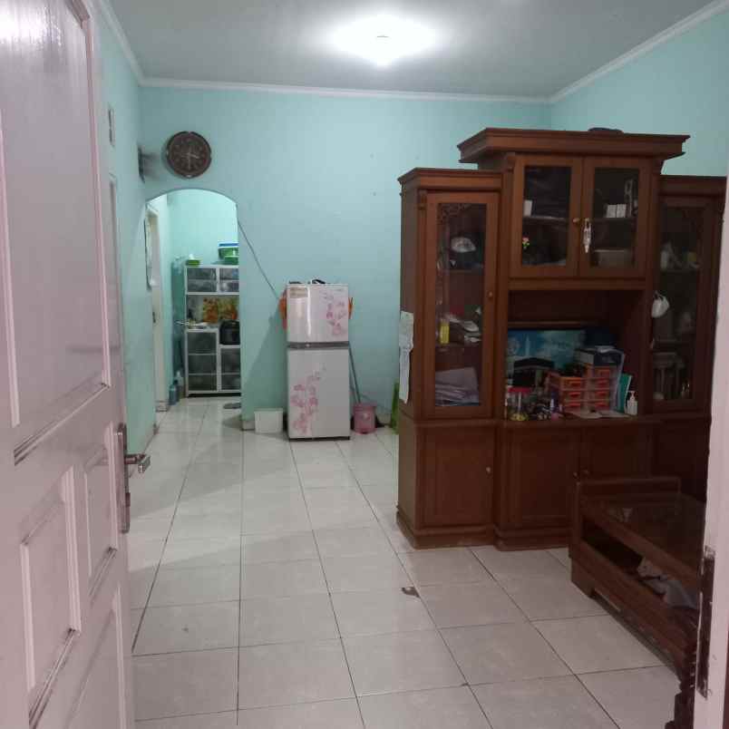 dijual rumah second dikawasan pondok aren