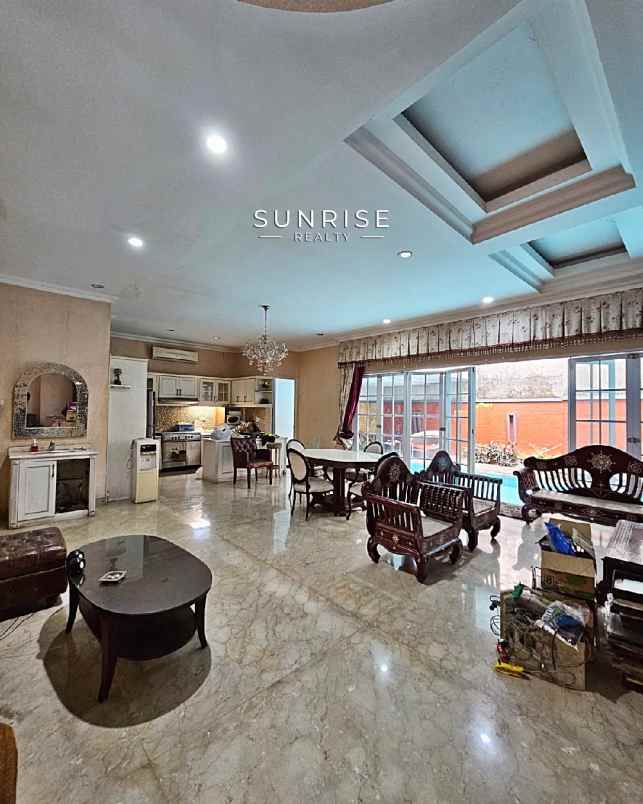 dijual rumah senopati kebayoran baru