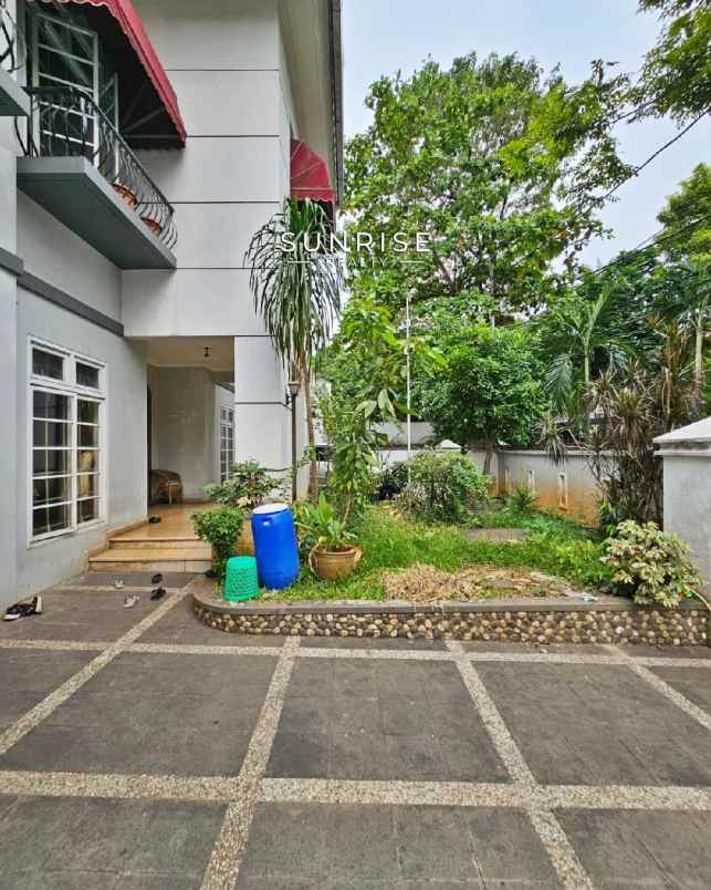 dijual rumah senopati kebayoran baru