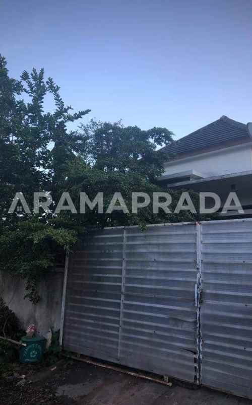 dijual rumah serongga