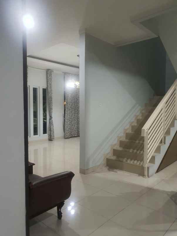 dijual rumah siap huni dalam komplek asri bsd city