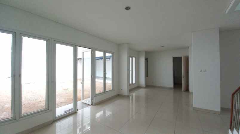 dijual rumah siap huni di boulevard citragran cibubur