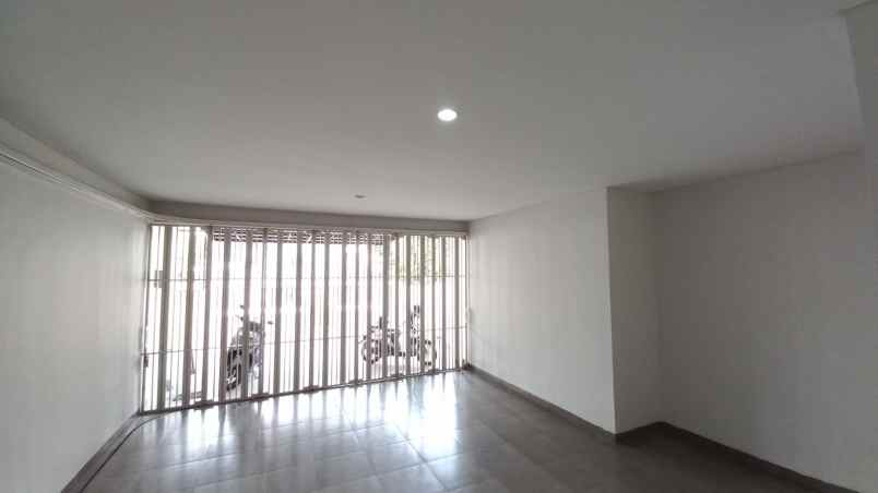 dijual rumah siap huni di boulevard citragran cibubur