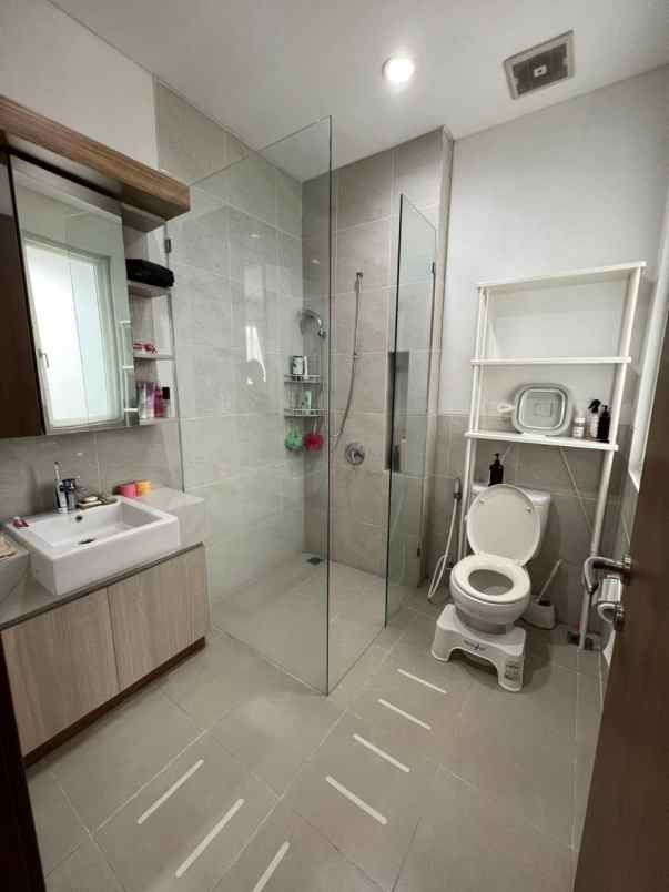 dijual rumah siap huni di graha natura surabaya barat