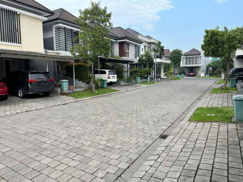 dijual rumah siap huni di graha natura surabaya barat