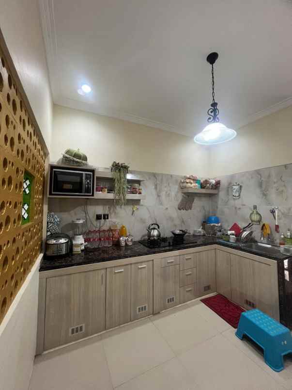 dijual rumah siap huni lokasi strategis