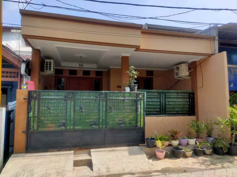 dijual rumah siap huni lokasi strategis bisa nego