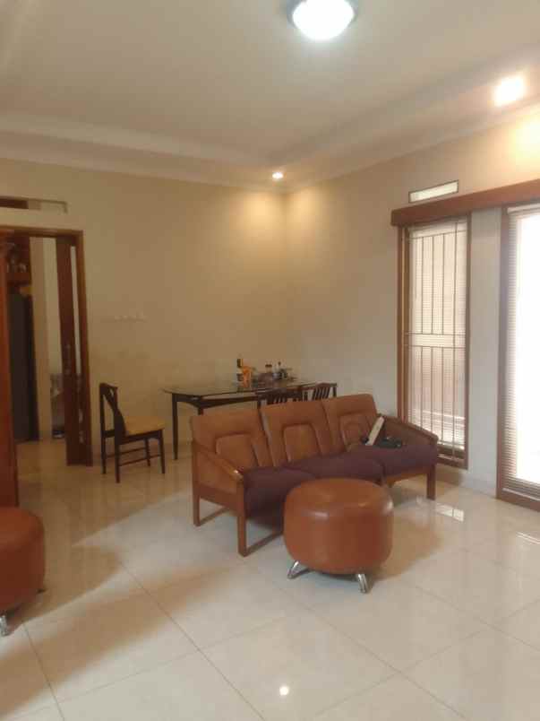 dijual rumah siap huni strategis di tengah kota cimahi