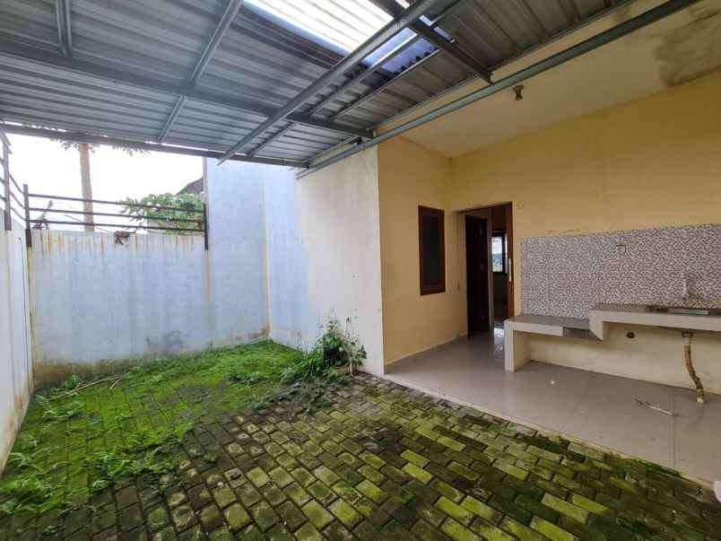 dijual rumah singopuran dekat luwes