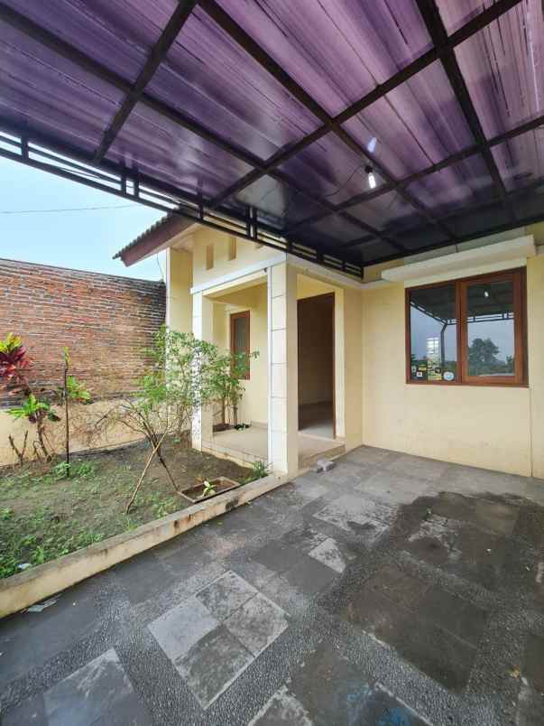 dijual rumah singopuran dekat luwes