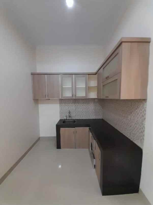 dijual rumah srengseng sawah