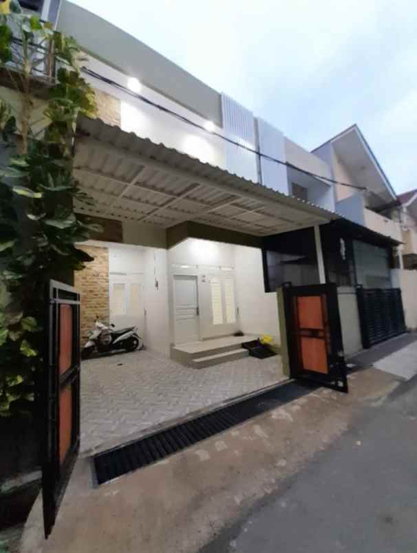 dijual rumah srengseng sawah jagakarsa