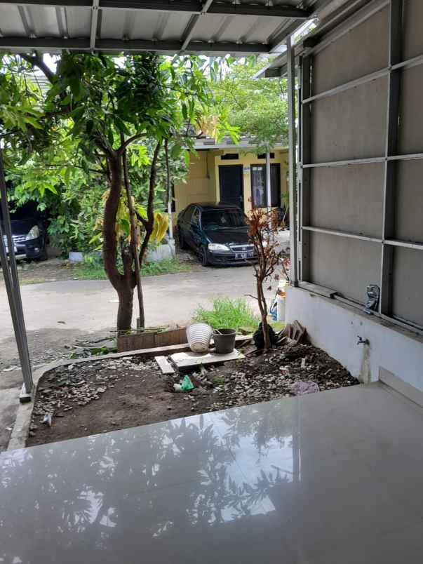 dijual rumah strategis