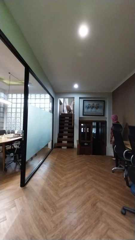 dijual rumah strategis di salihara