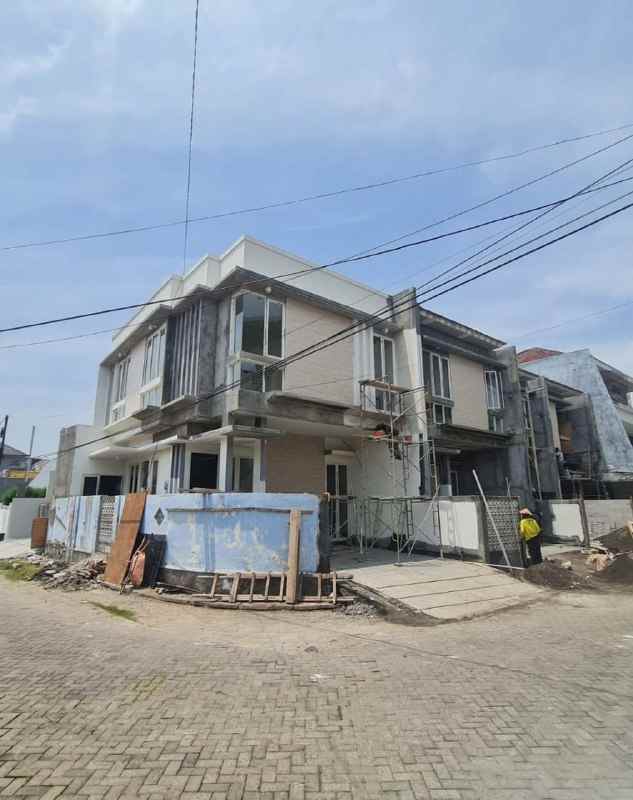 dijual rumah taman gading pantai