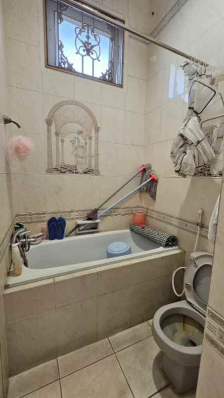 dijual rumah taman hijau j11 kembangan