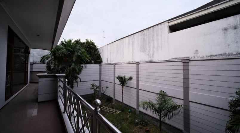 dijual rumah taman hunian satelit