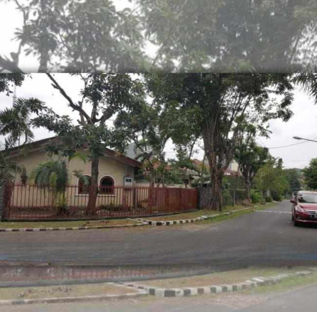 dijual rumah taman jemursari selatan