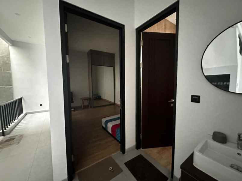 dijual rumah taman kencana cengkareng