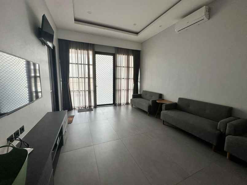 dijual rumah taman kencana cengkareng