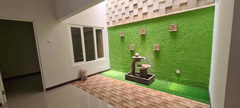 dijual rumah taman pondok indah