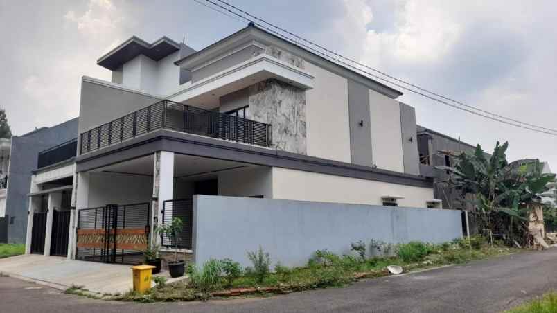 dijual rumah taman telaga mediterania