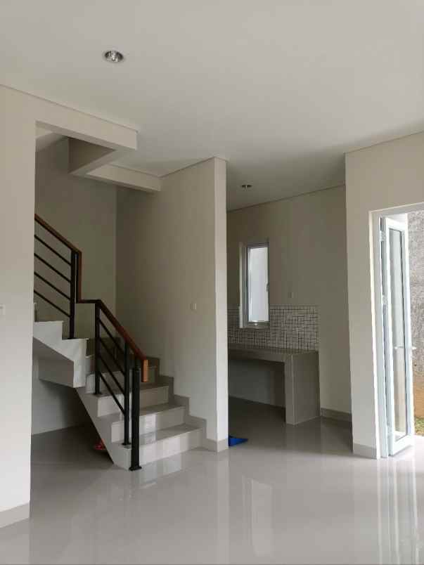 dijual rumah tanah baru beji depok