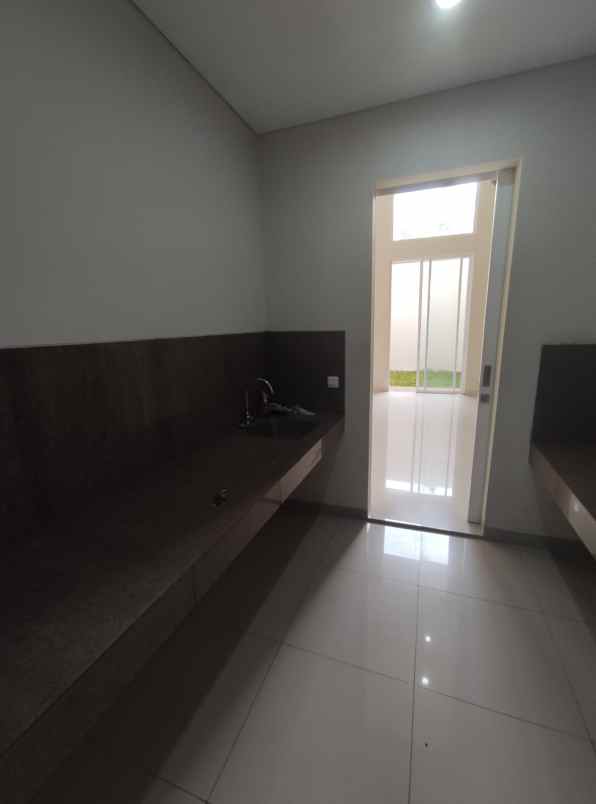 dijual rumah tb simatupang