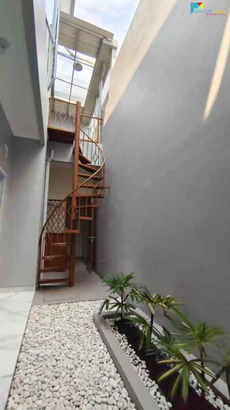 dijual rumah tebet timur