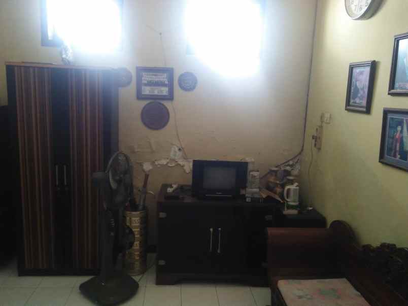 dijual rumah tepi jalan patimura