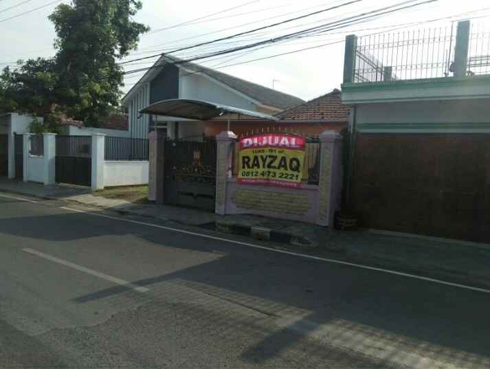 dijual rumah tepi jalan patimura