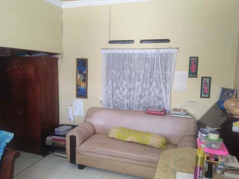 dijual rumah tepi jalan patimura