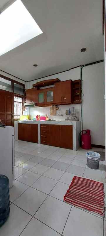 dijual rumah terusan sariasih