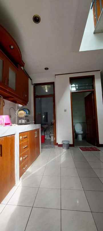 dijual rumah terusan sariasih