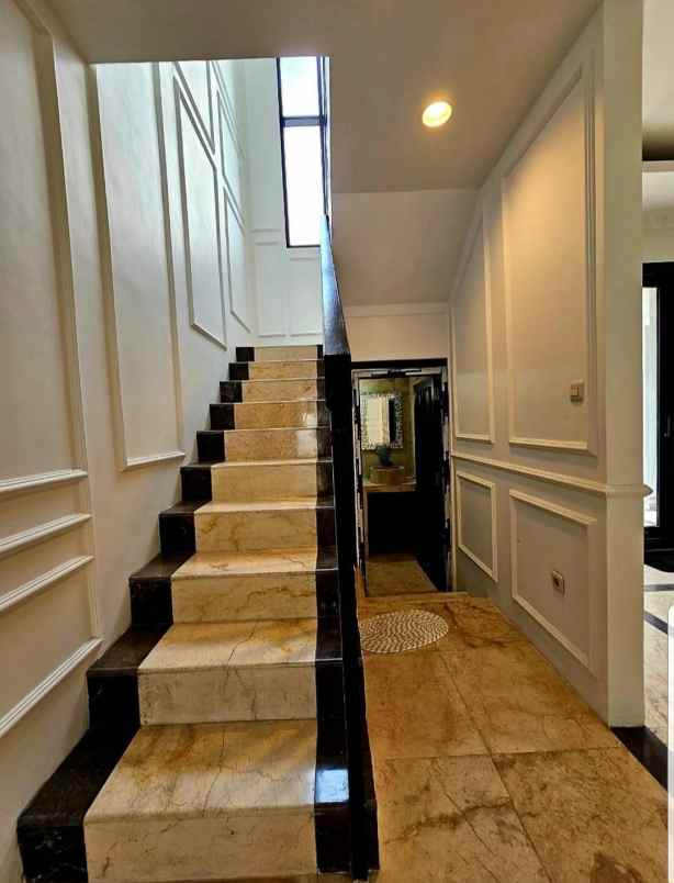 dijual rumah the 9 residence ciganjur